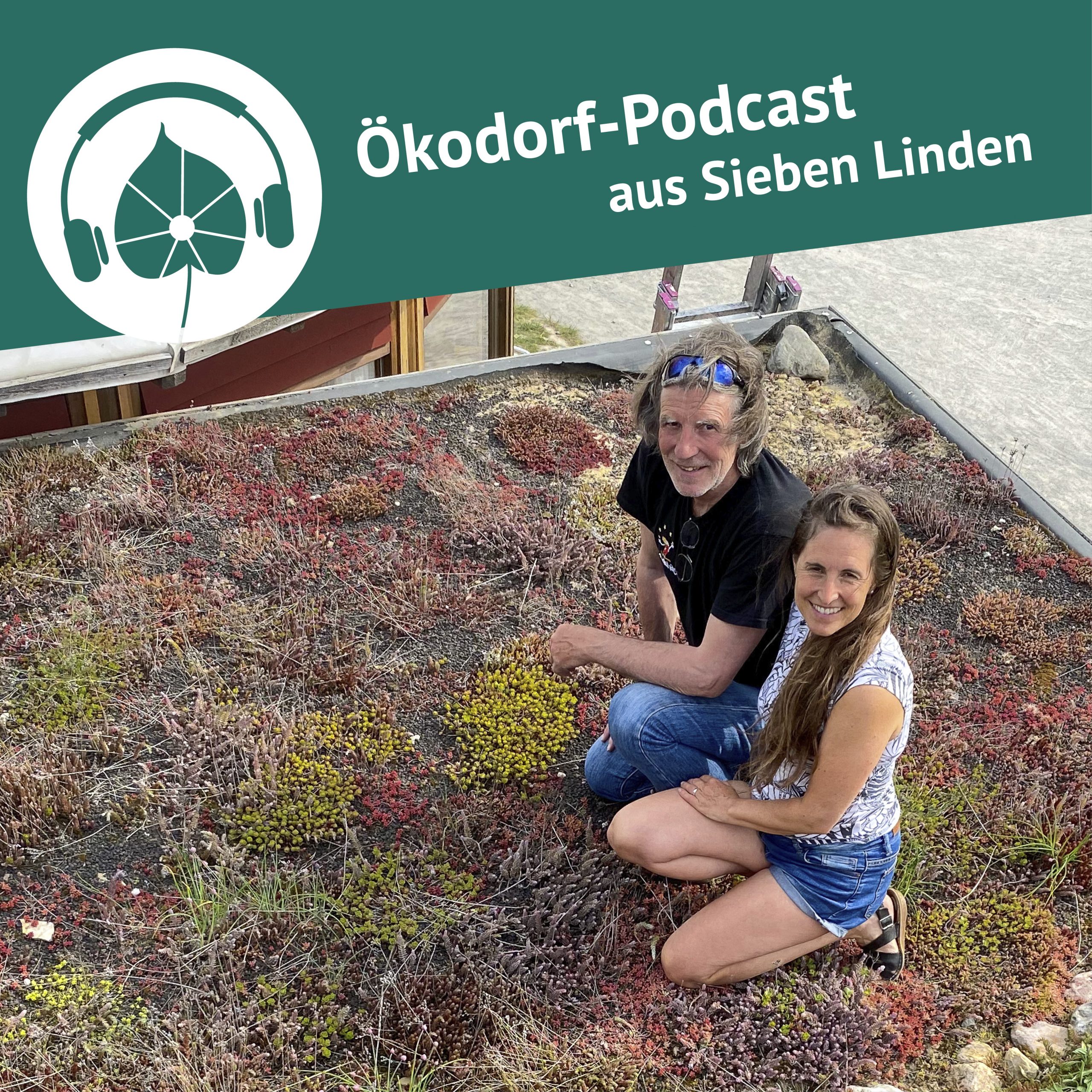 Werner und Simone sitzen auf einem selbst gebautem Gründach.