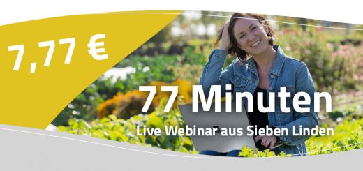 Headerbild zeigt eine Frau mit Laptop auf dem Schoß- Sie sitzt in der Natur und lächelt in die Kamera