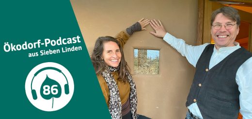 Dirk und Simone vor einer Strohballenbauwand