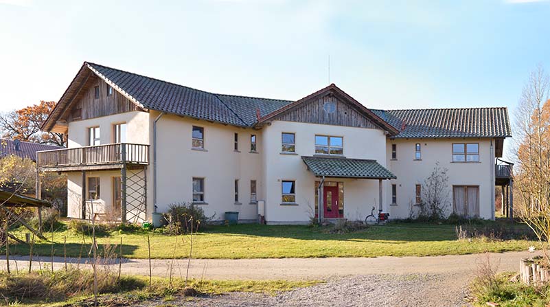 Strohballenhaus im Ökodorf Sieben Linden