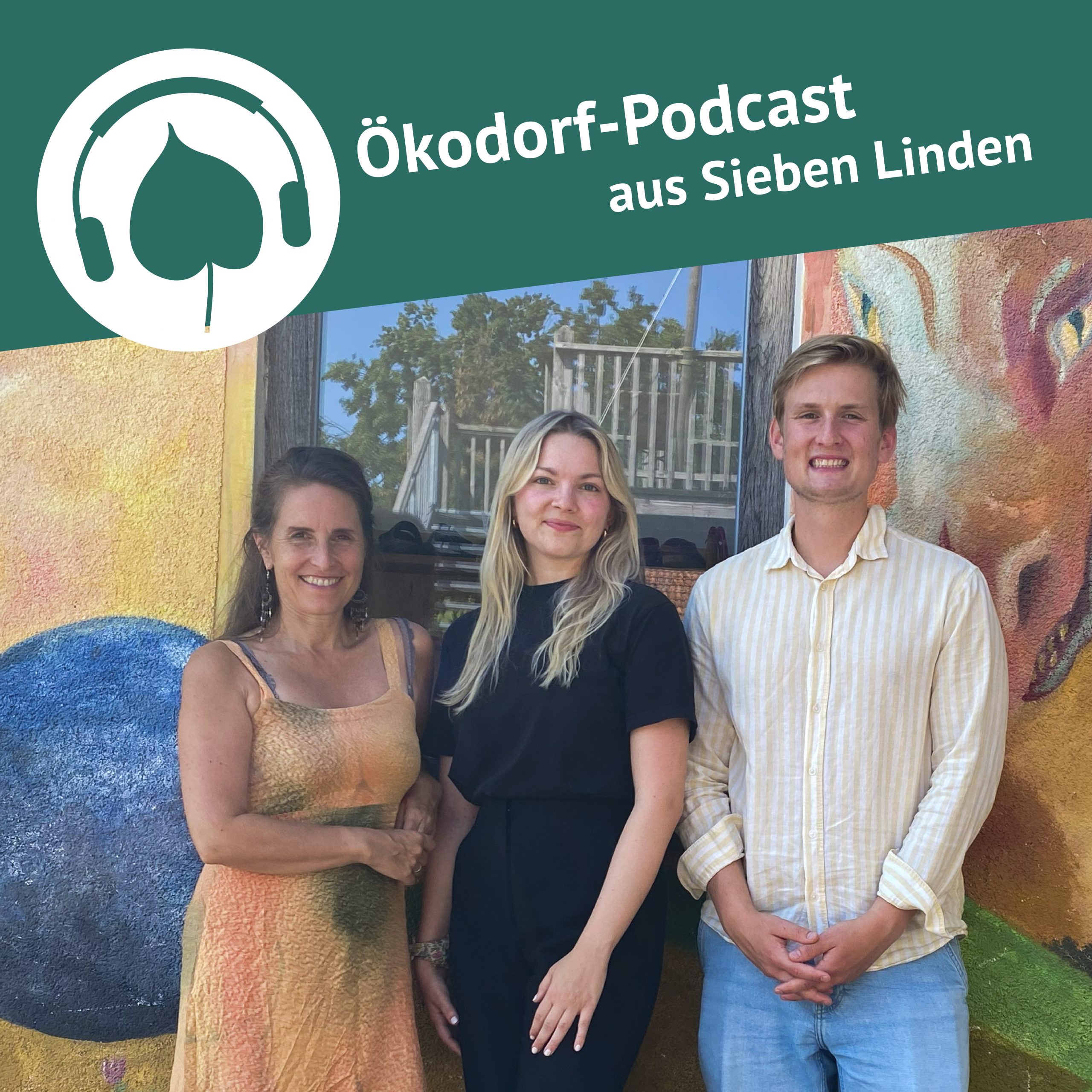 Simone und die Geschäftsführenden von Anthrovita stehen nebeneinander und schauen freundlich in die Kamera